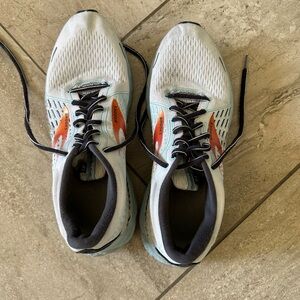 Women’s Brooks running shoes